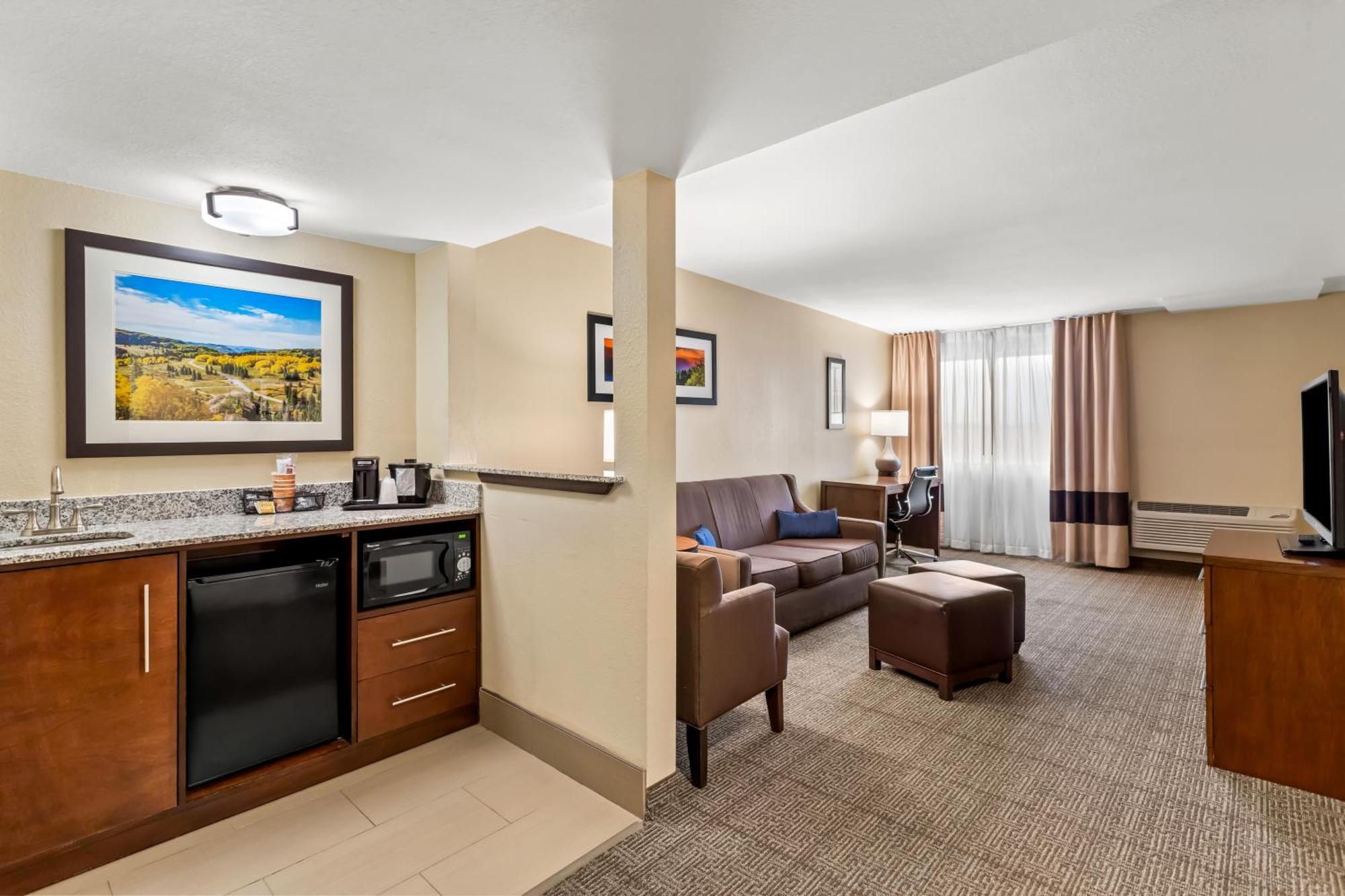 Comfort Inn & Suites Albuquerque Downtown Exteriör bild