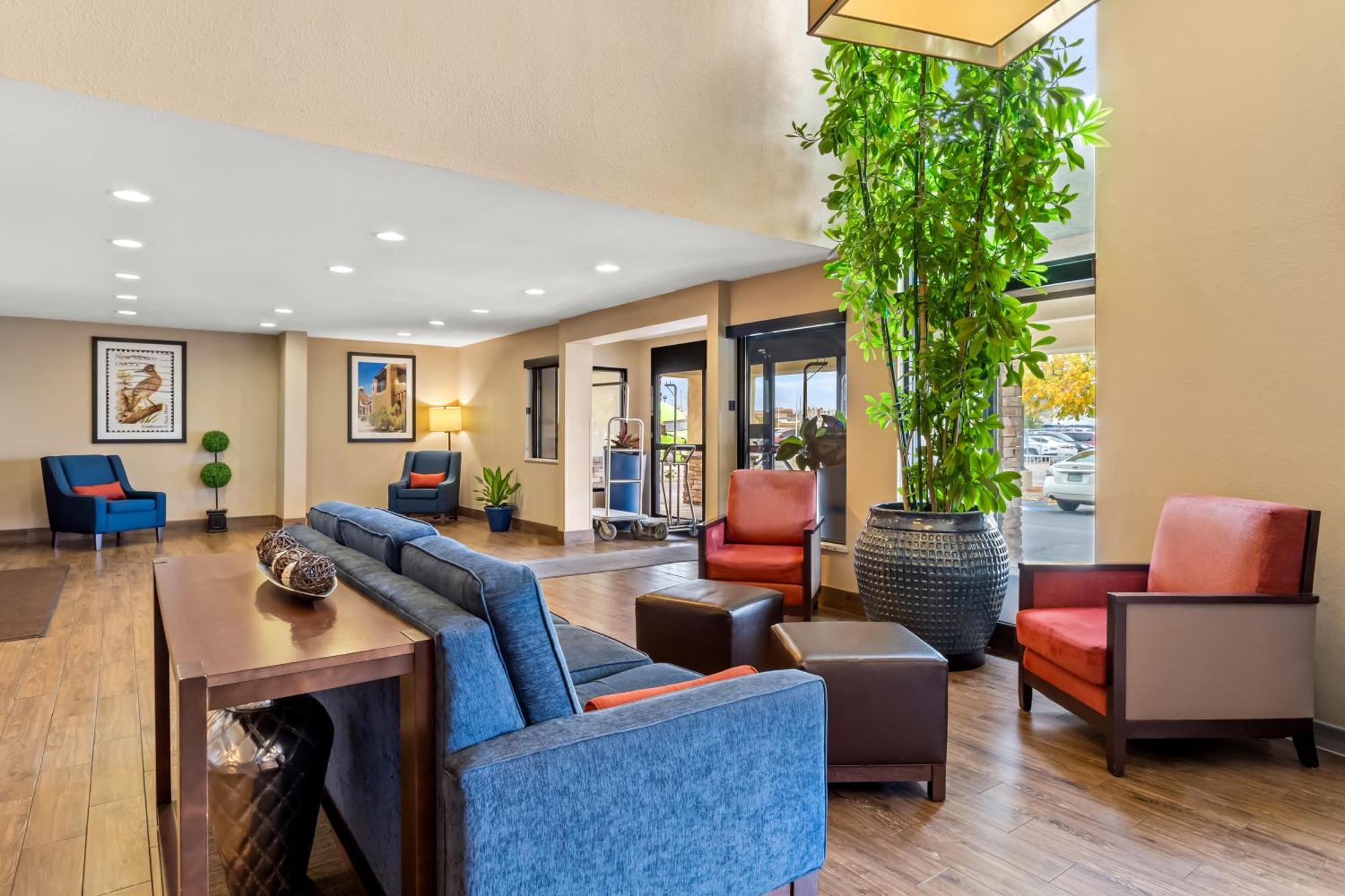 Comfort Inn & Suites Albuquerque Downtown Exteriör bild